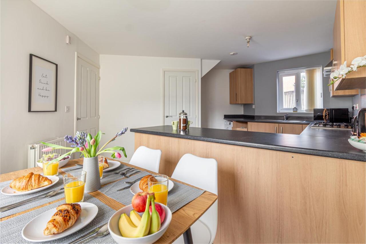 Liberty House - Perfect For Contractors - 2 Off-Road Parking Spaces Wolverhampton Extérieur photo
